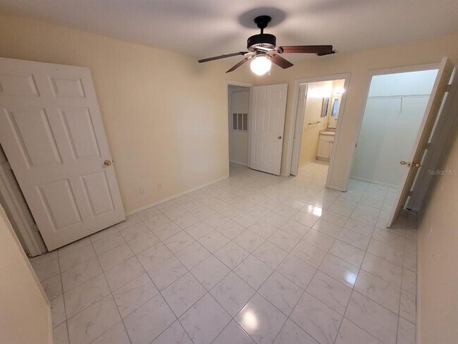 Building Photo - 36321 Stonewood Ln