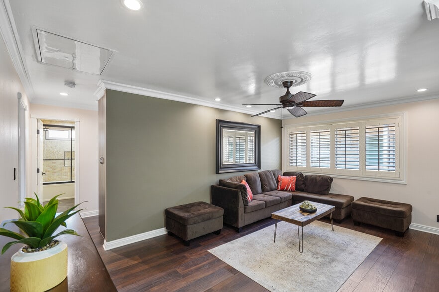 Building Photo - 4633 Marine Ave