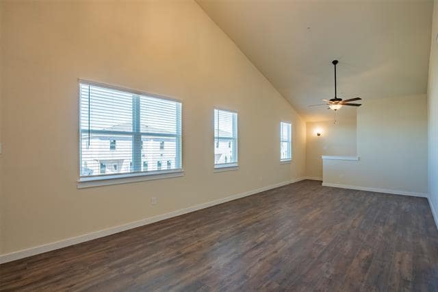 Building Photo - 723 Wheatfield Dr