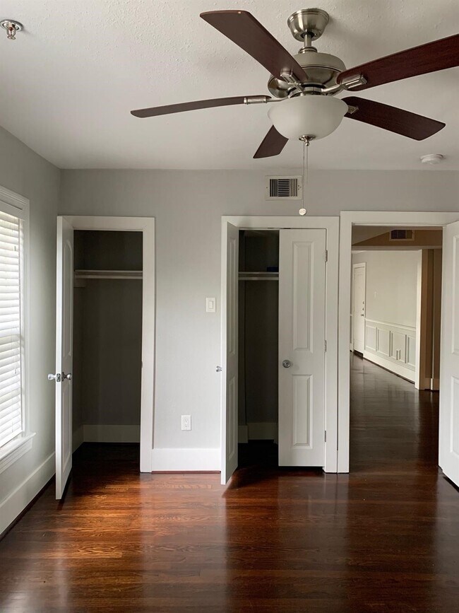 Building Photo - 2423 Woodhead St