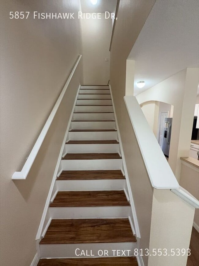 Building Photo - 5857 Fishhawk Ridge Dr