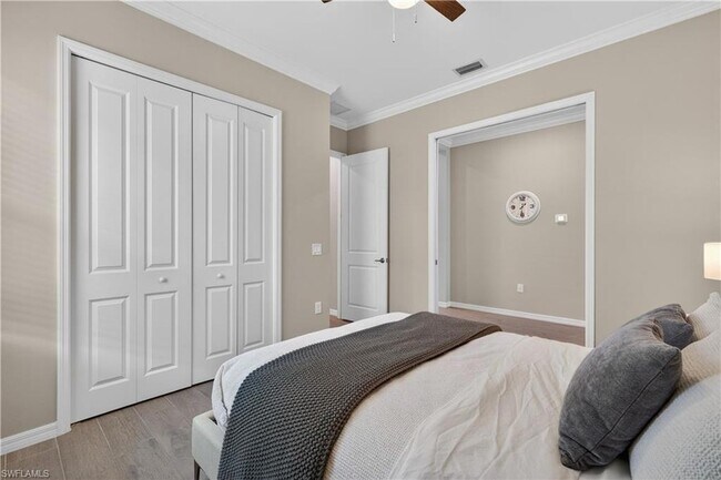 Building Photo - 5856 Sunningdale St