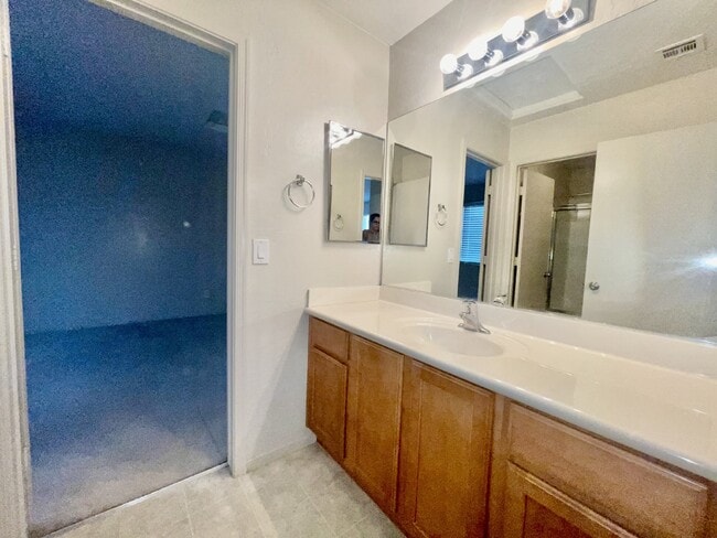 Building Photo - SPACIOUS 3 BEDROOM + LOFT | SILVERSTONE RANCH | GILCREASE ORCHARD VIEWS
