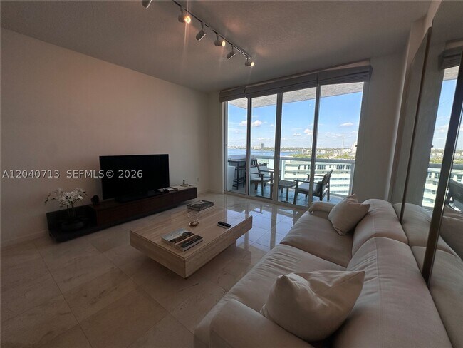 Building Photo - 7900 Harbor Island Dr