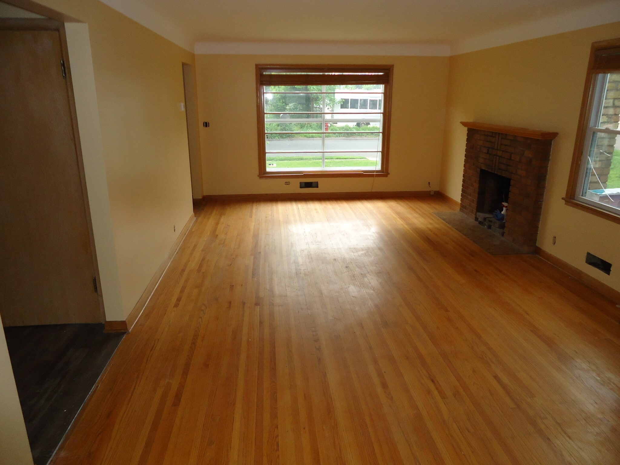 Building Photo - 5429 Harriet Ave