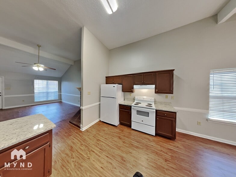 Building Photo - 7153 Kimlee Cove