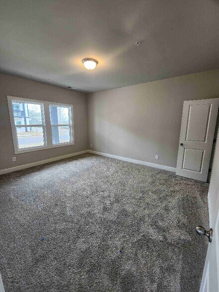 Building Photo - 1054 Knoxboro Ln