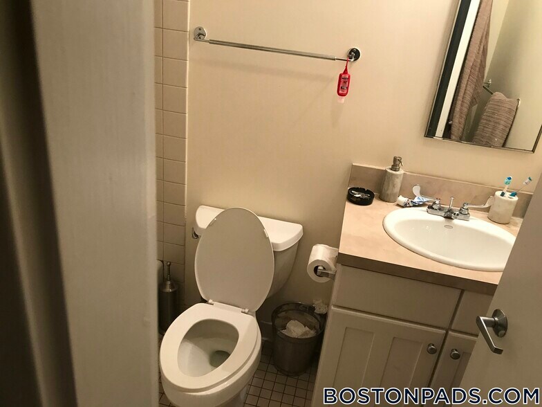 Building Photo - 40 Boylston St