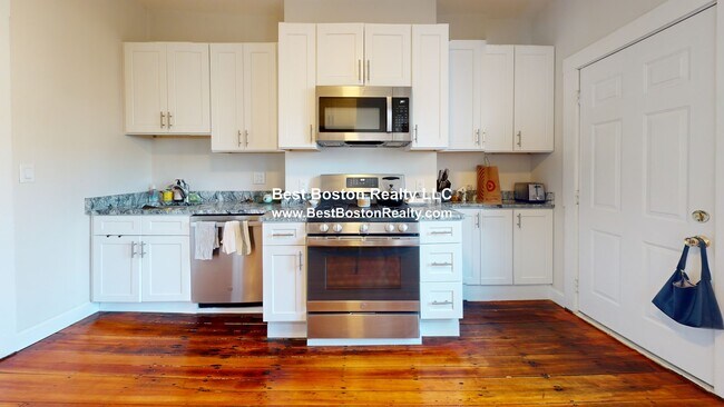 Building Photo - 309 Hurley St