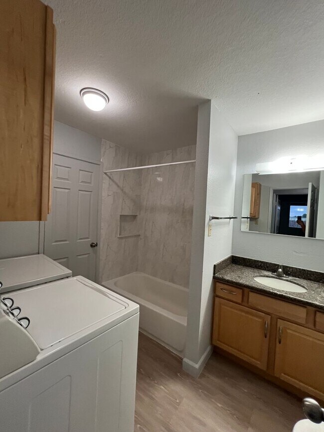 Building Photo - 2 bedroom / 1 bath Unit with 1 parking stall #134.  **First Showing on Tuesday, February 3, 2026 ...