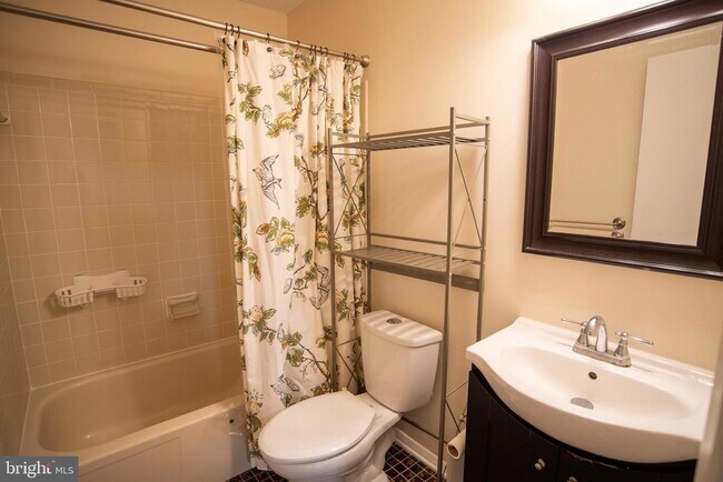 Building Photo - 10038 Chatelaine Cir