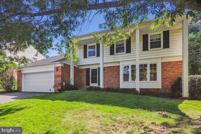 Building Photo - 8709 Sleepy Hollow Ln