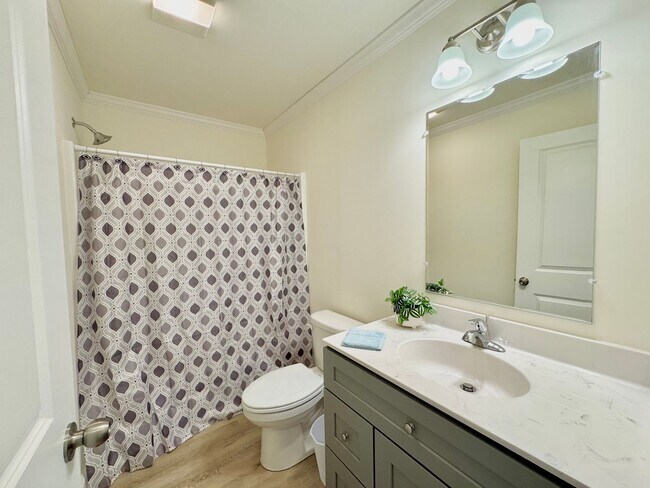 Building Photo - The Home You’ve Been Searching For!