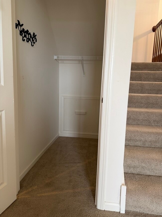 Building Photo - 544 Silverton Dr