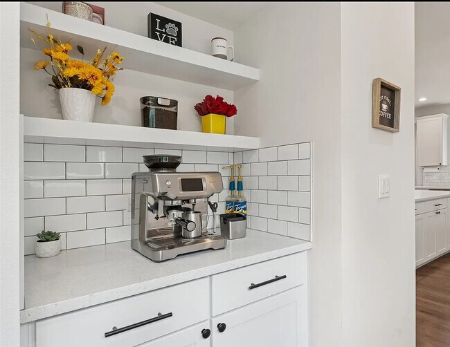 Building Photo - 14717 73rd St E