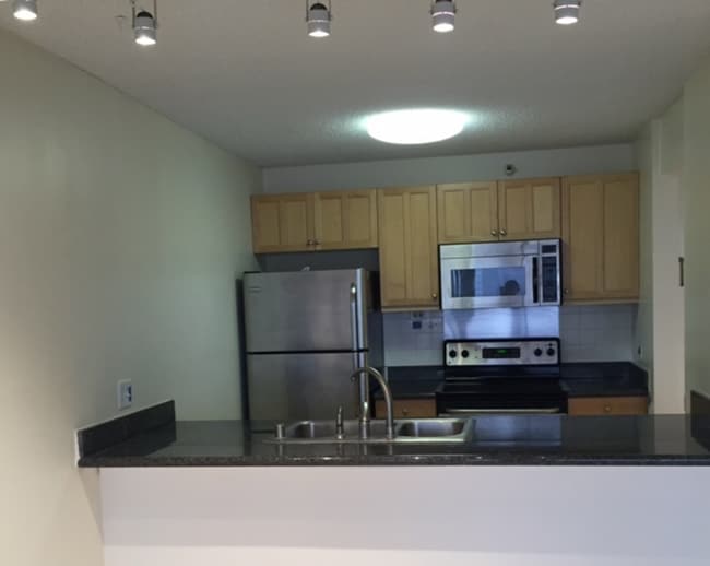 Building Photo - Honolulu Tower - High Floor, Ocean and City View!!!