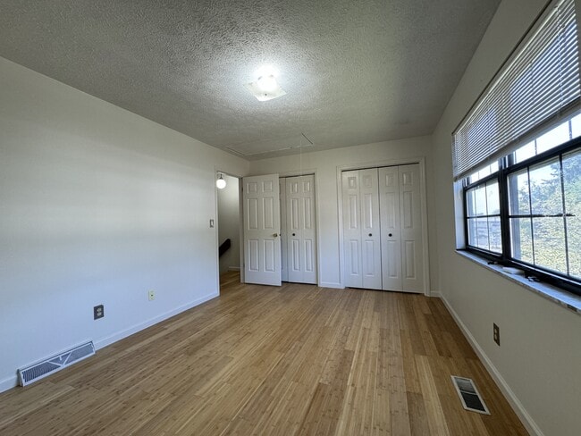 Building Photo - 1317 Perry Ave