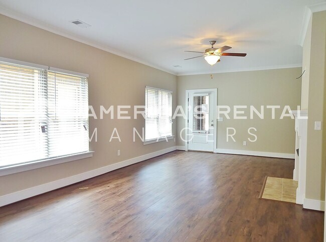 Building Photo - Gorgeous 2 -Story Home for Rent in Lake Cy...