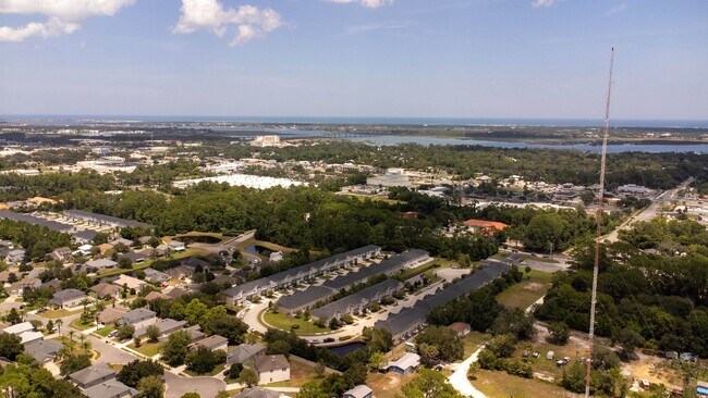 Building Photo - 211 Moultrie Village Ln