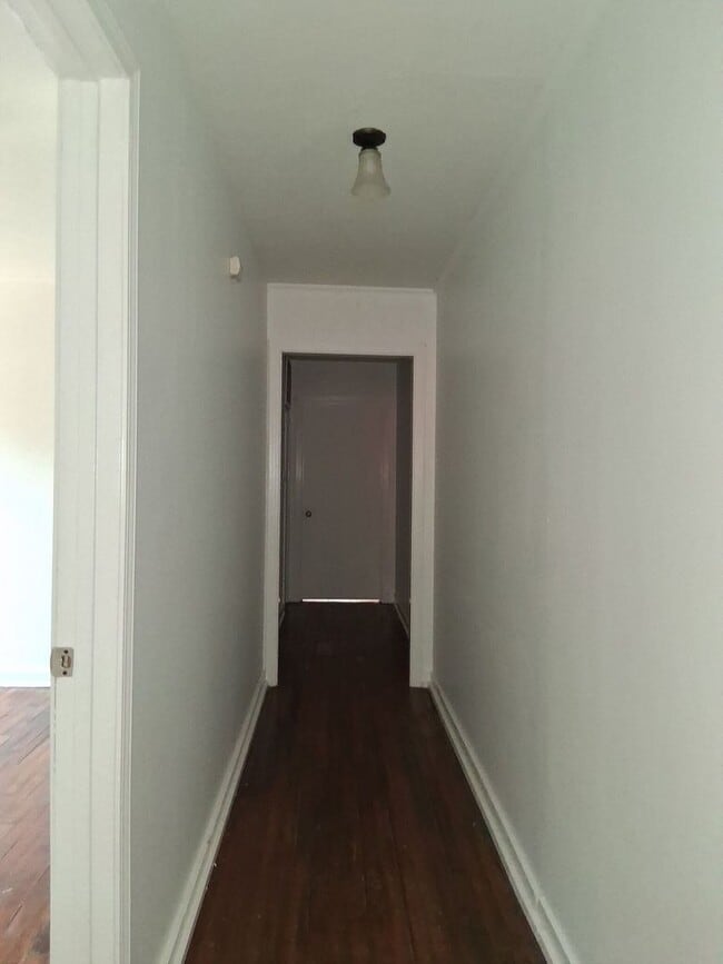 Building Photo - 1826 Wisteria Dr