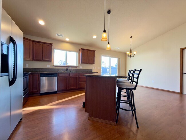 Building Photo - 1316 Robie Ln