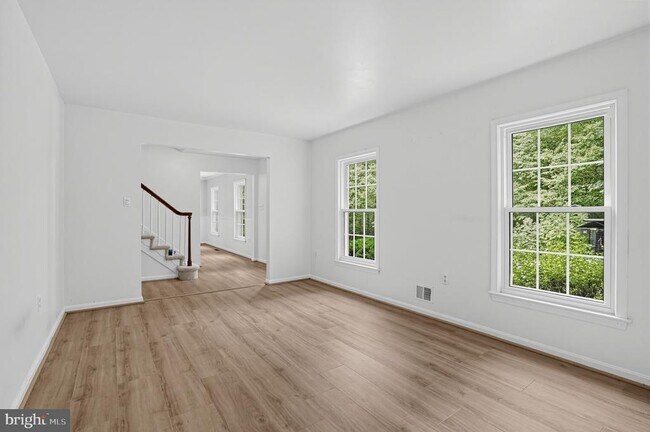 Building Photo - 6401 Wolf Run Hunt Ct