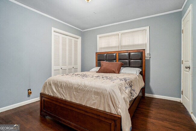 Building Photo - 3382 Bobolink Cir SW