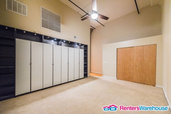 Building Photo - DON'T MISS YOUR CHANCE TO LIVE IN THE CITY...