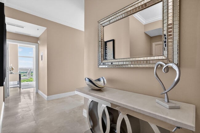 Building Photo - 700 E Boynton Beach Blvd