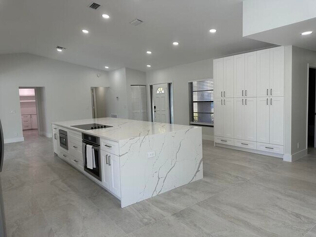 Building Photo - 11600 Island Lakes Ln