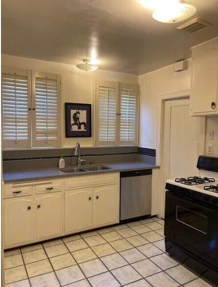 Kitchen - 6331 Lindenhurst Ave
