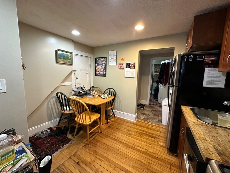 Building Photo - 12 Shepherd Ave