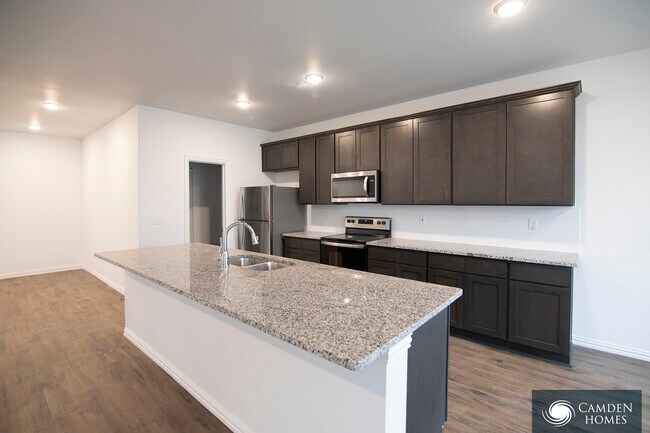 Building Photo - 2335 Brandon St