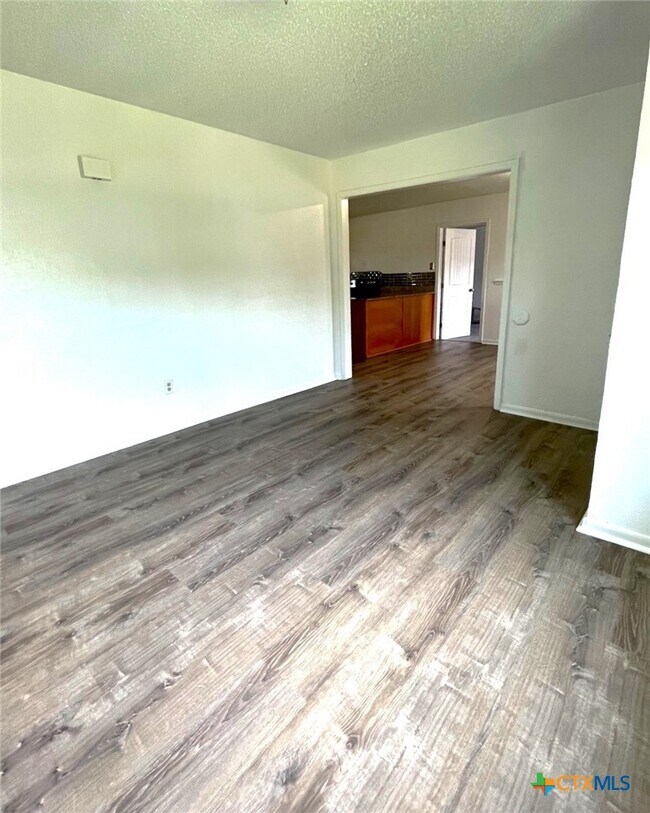 Building Photo - 505 Curry Ave
