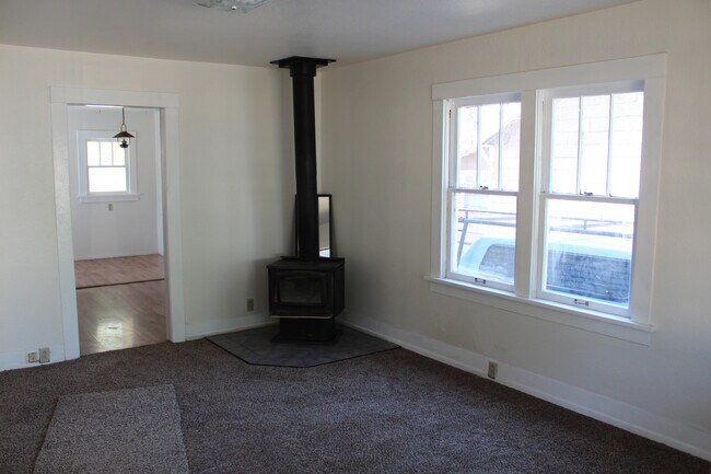 Building Photo - 2344 Orchard Ave