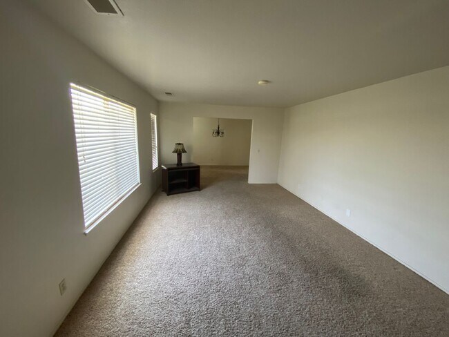 Building Photo - Charming Home for rent in Exeter, Ca