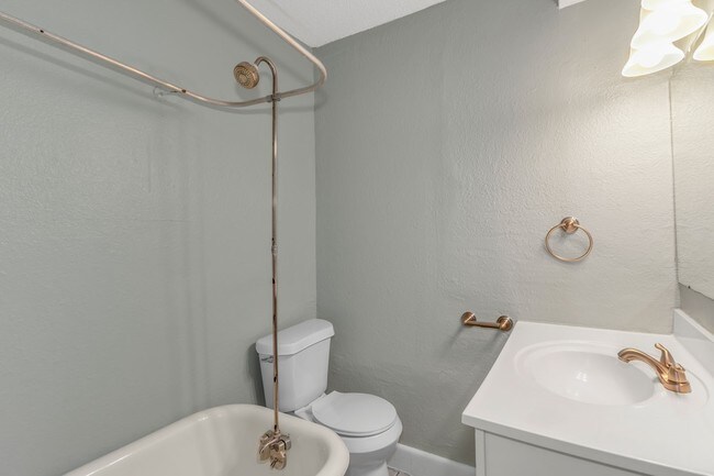 Building Photo - 2710 Holmes St