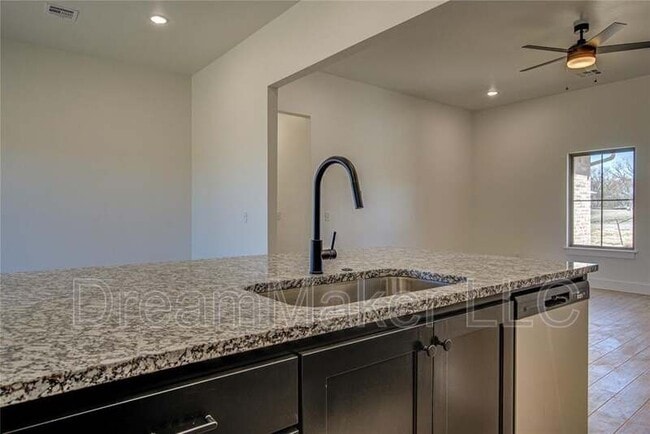 Building Photo - 138 Trimble Dr