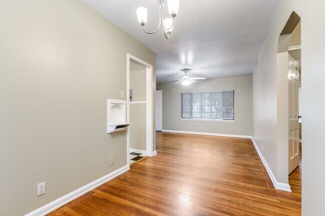 Building Photo - 229-N