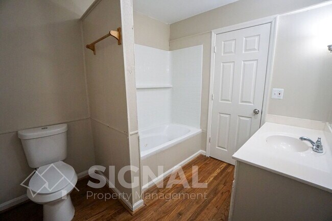 Building Photo - 1194 Birmingham St