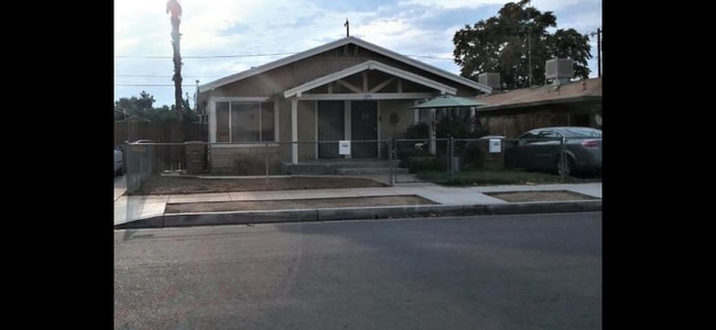 Primary Photo - 309 F St