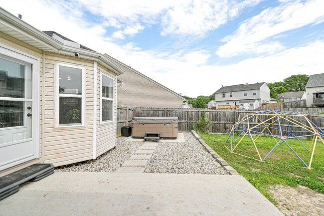 Building Photo - 4372 Dobbin Cir