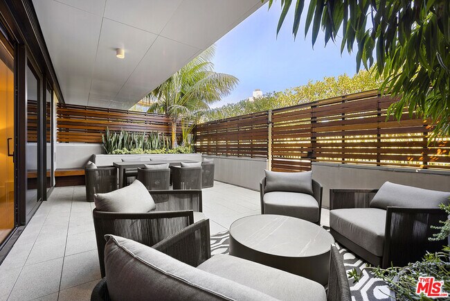 Building Photo - 8420 W Sunset Blvd