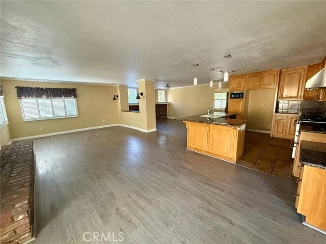 Building Photo - 15189 Palisade St