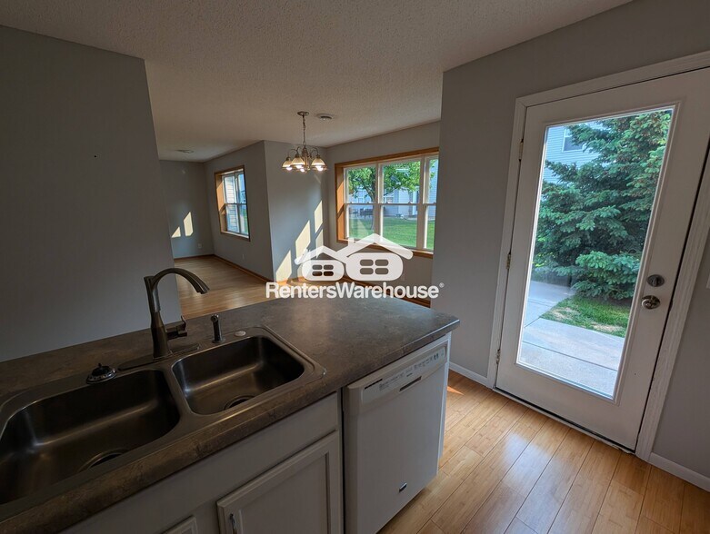 Building Photo - 10549 64th Way NE