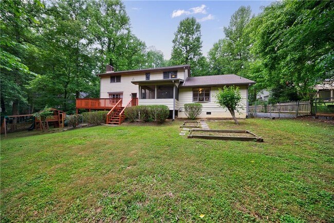 Building Photo - 10565 Shallowford Rd
