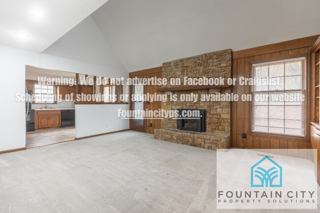 Building Photo - 807 Laurel Ave