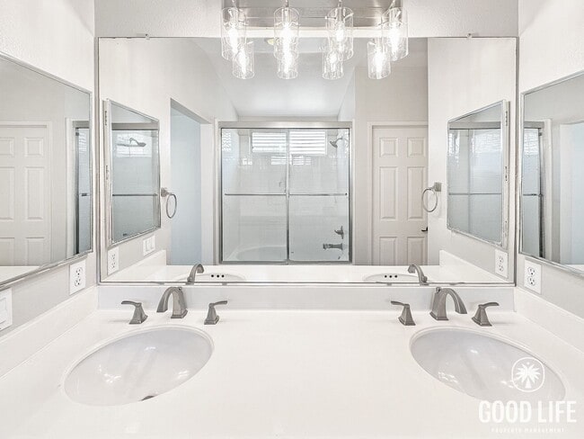 Building Photo - Foothill Ranch 3BR | Private Backyard, 2-Car Garage & Community Pool + Jacuzzi