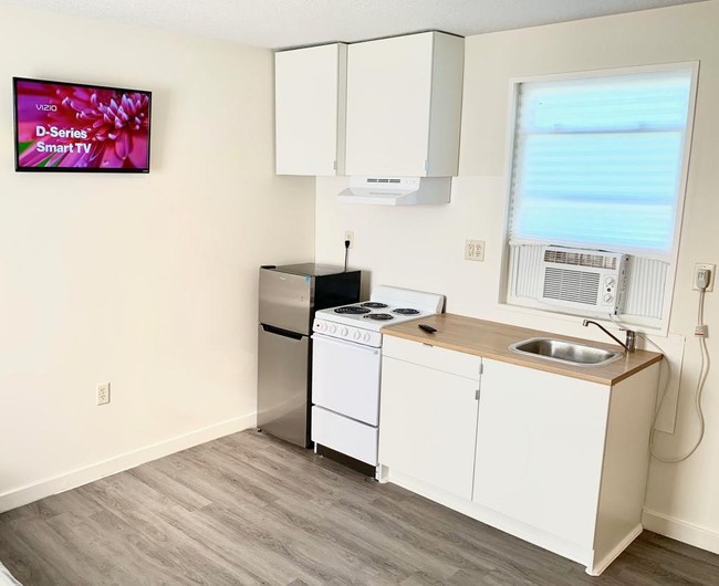 Building Photo - 1380 East Duval Street, Unit 9