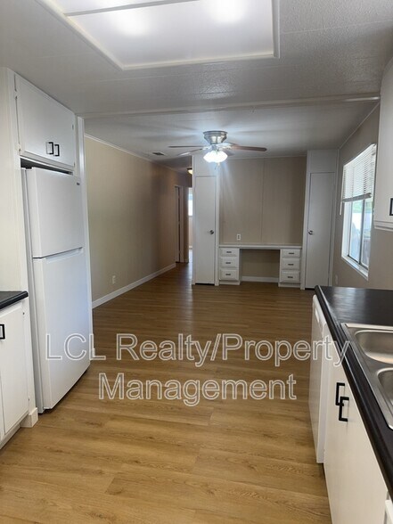 Building Photo - 25961 Leila Dr